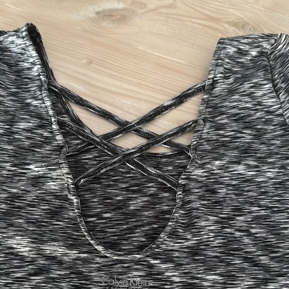 Women's Black and Gray Top - Picture 4 of 5